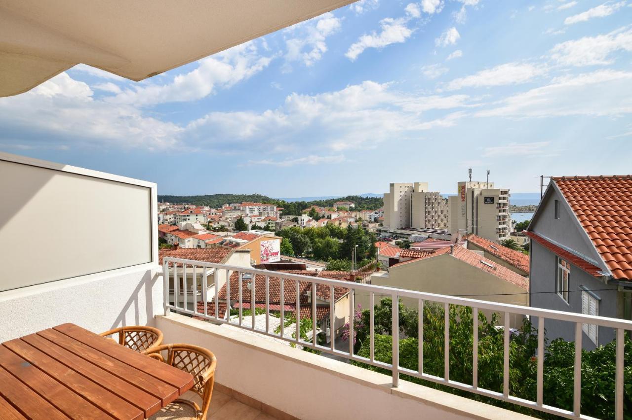 Apartmani Mate Макарска Екстериор снимка