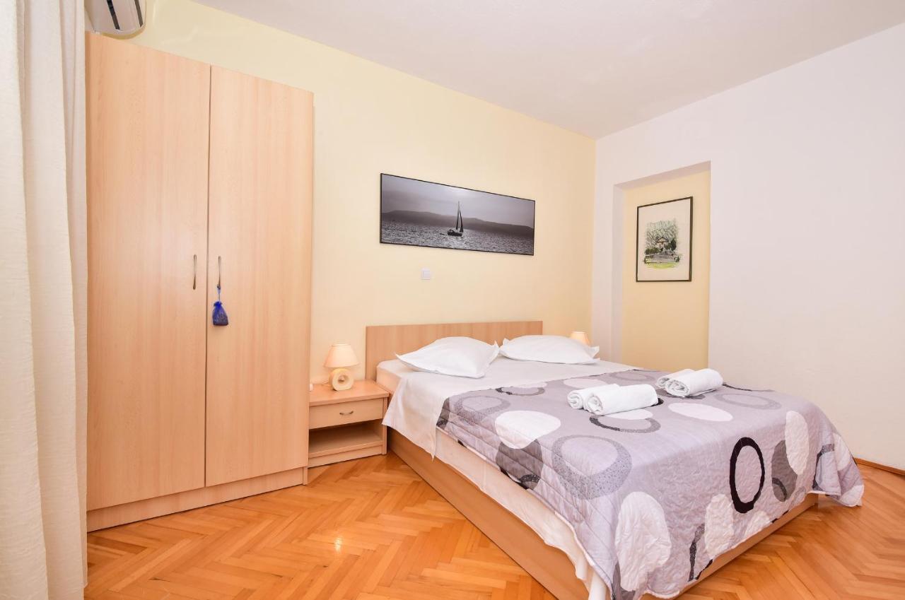 Apartmani Mate Макарска Екстериор снимка