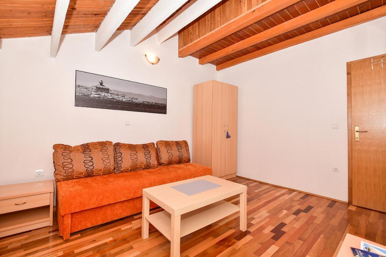 Apartmani Mate Макарска Екстериор снимка