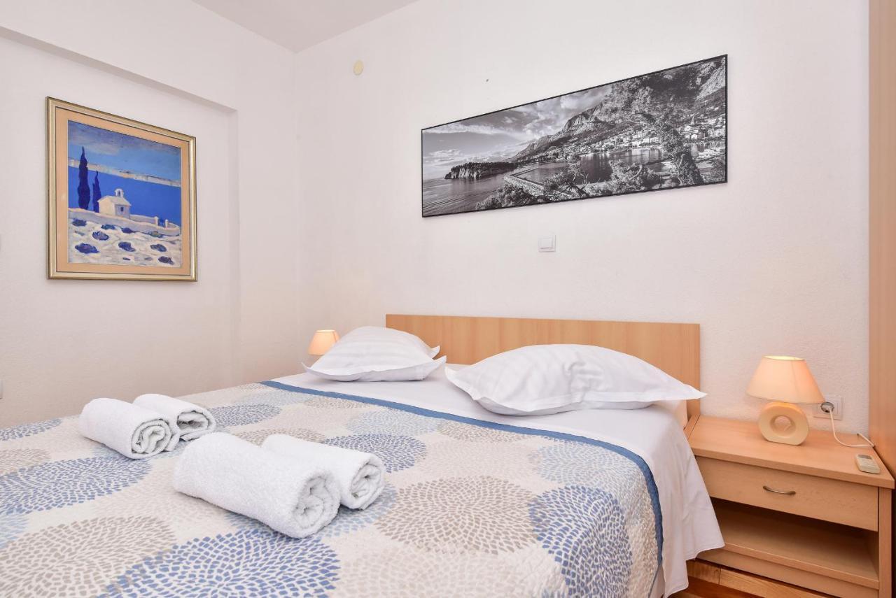 Apartmani Mate Макарска Екстериор снимка